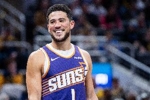 稳定得分手！布克上半场7投4中拿到12分2板3助 正负值高达+22